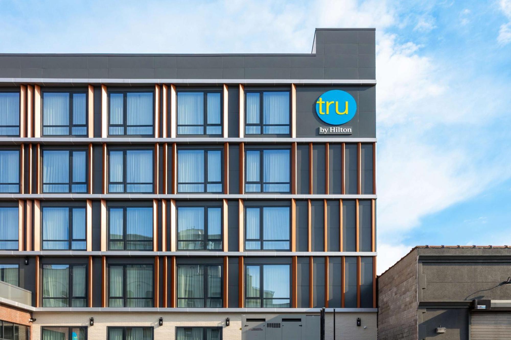 Tru By Hilton Brooklyn Hotel New York City Exterior photo
