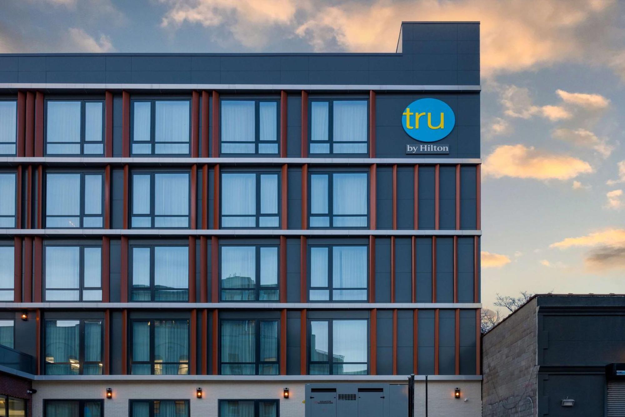 Tru By Hilton Brooklyn Hotel New York City Exterior photo