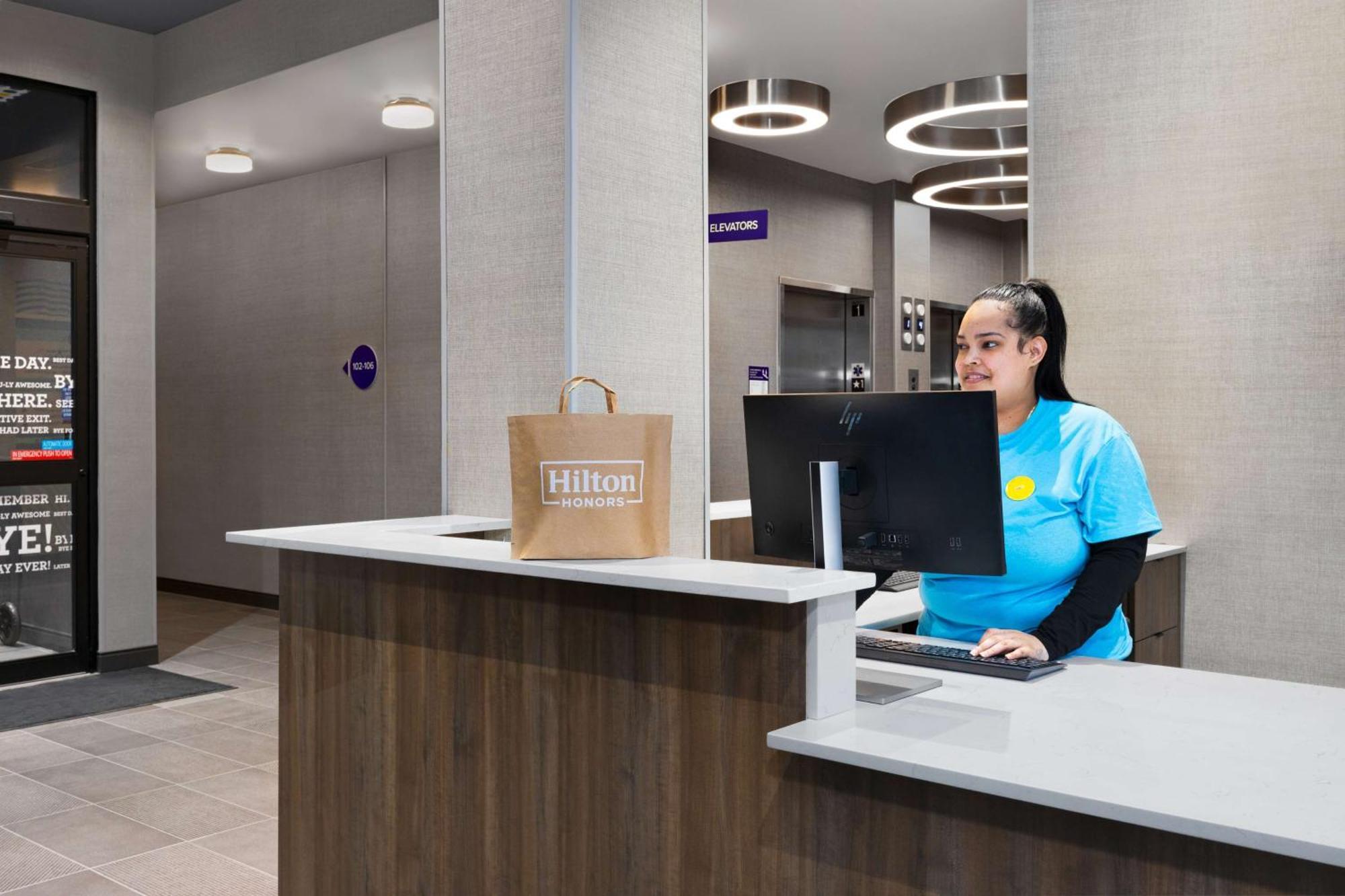 Tru By Hilton Brooklyn Hotel New York City Exterior photo