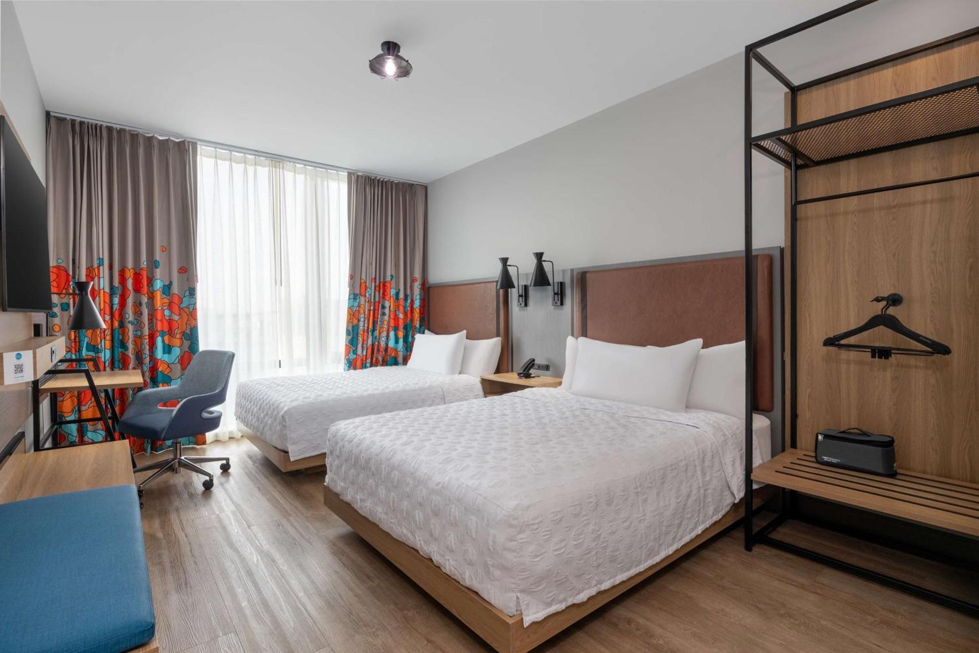 Tru By Hilton Brooklyn Hotel New York City Exterior photo