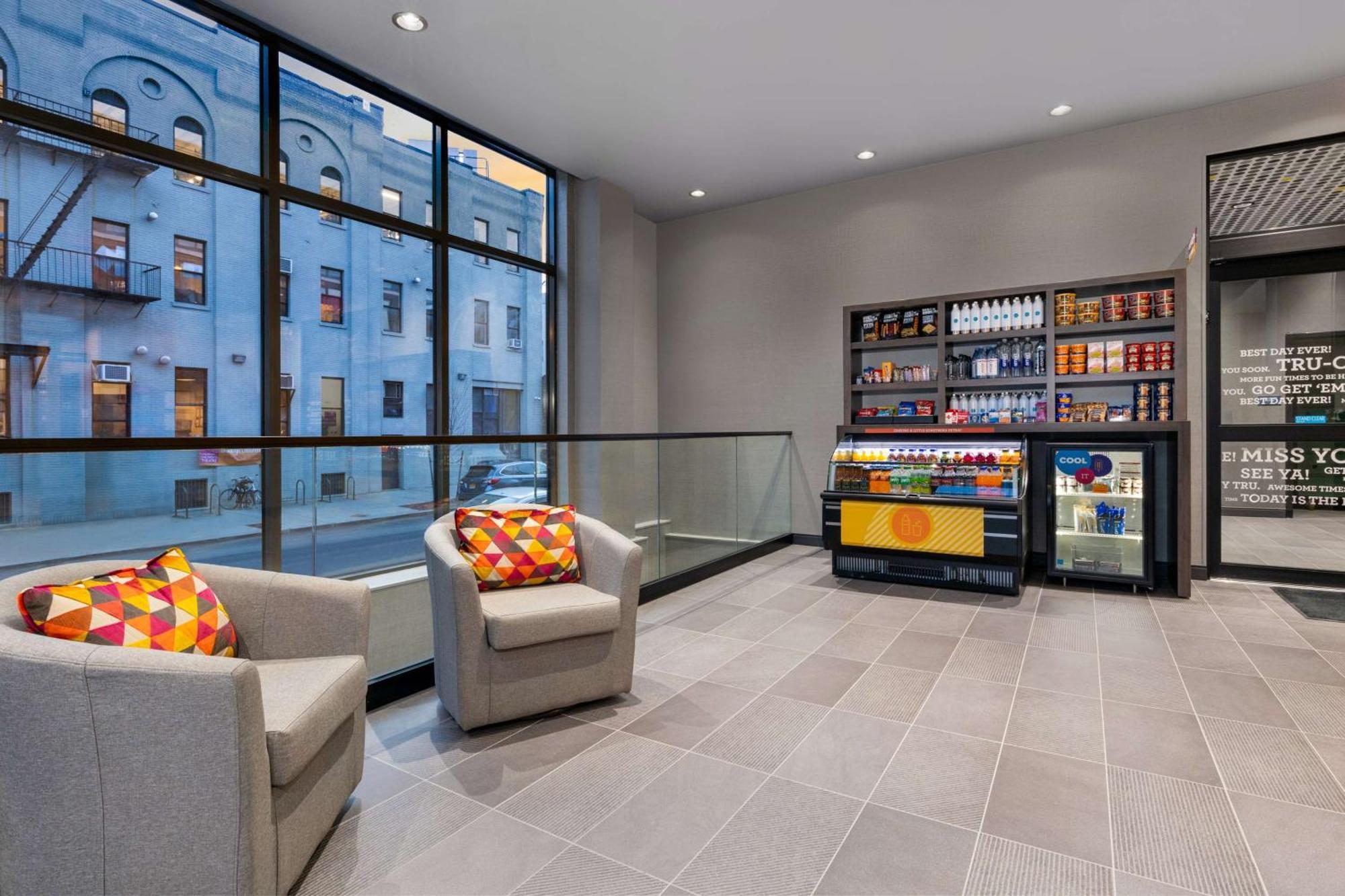 Tru By Hilton Brooklyn Hotel New York City Exterior photo
